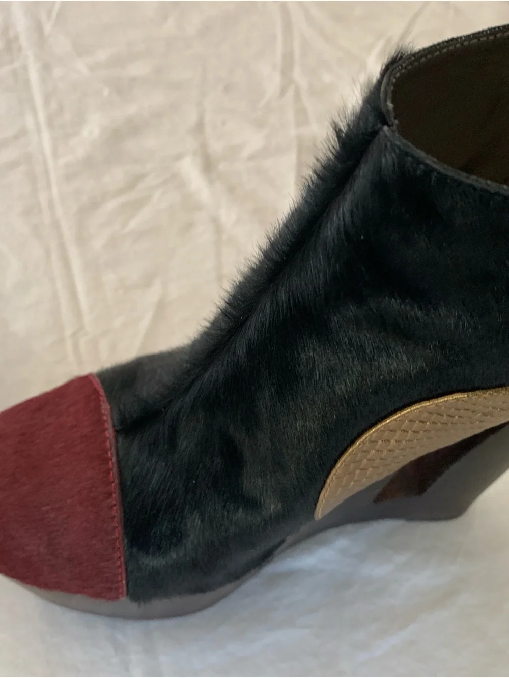 Elly Clay Vintage Designer Two-Tone Ankle Leather Booties in Black and Burgundy.